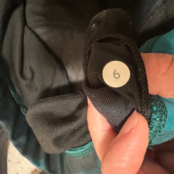 Lululemon Mesh high neck sports bar|Size 6 - Picture 4 of 4